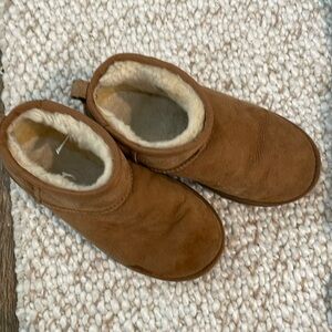 Ultra mini ugg boots size 2